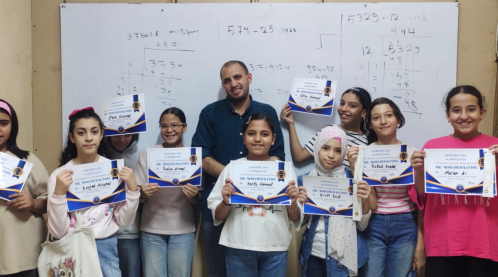 mixed vegetable salad in a mason jar. 